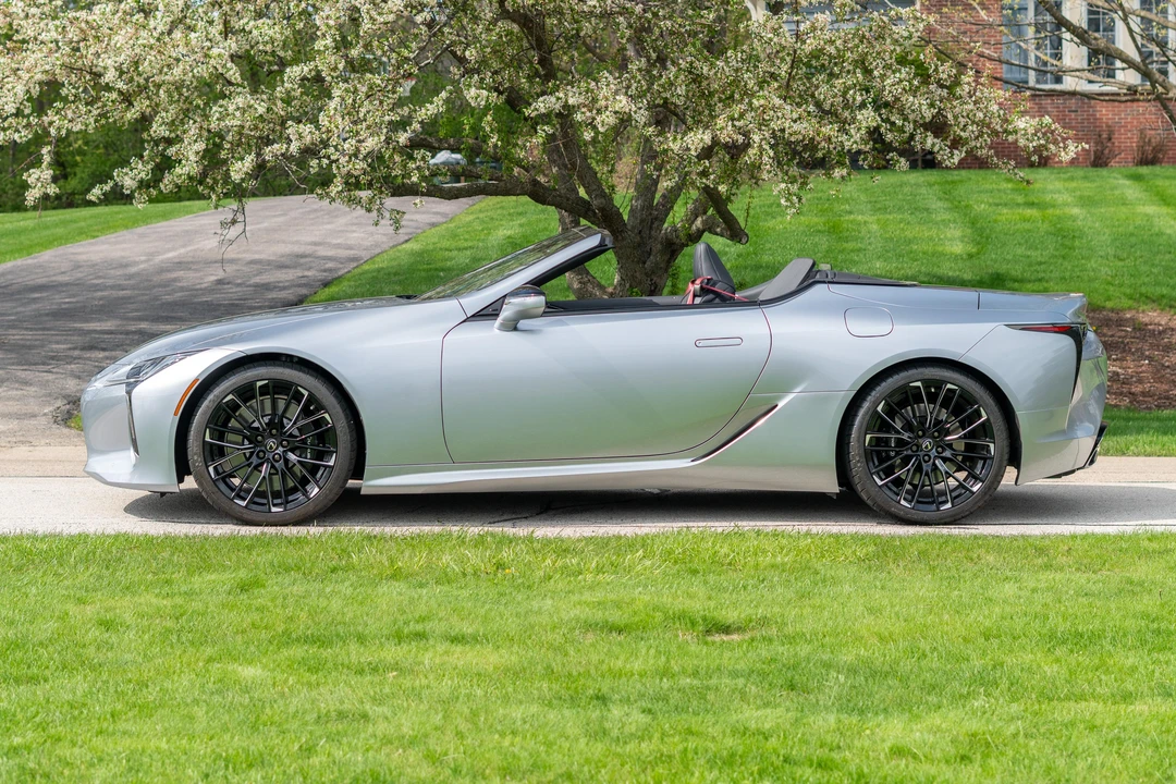 2022 Lexus LC - Image 8 of 31