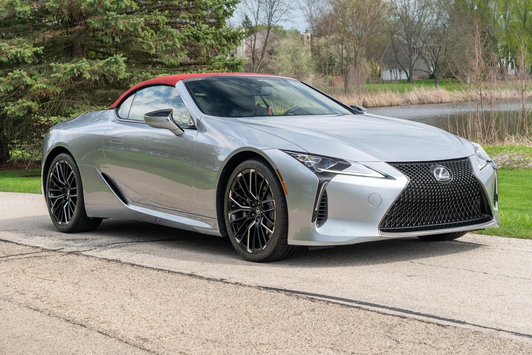 2022 Lexus LC - Image 17 of 31