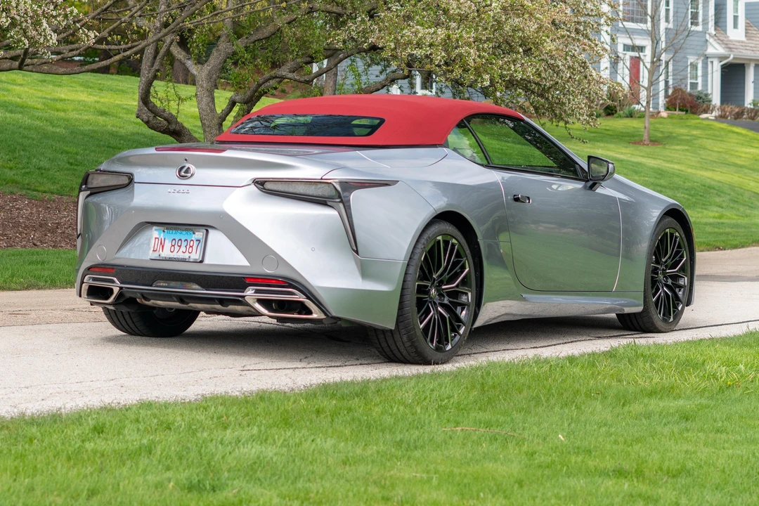 2022 Lexus LC - Image 15 of 31
