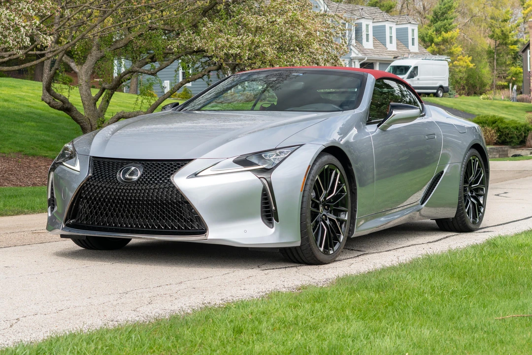 2022 Lexus LC - Image 12 of 31