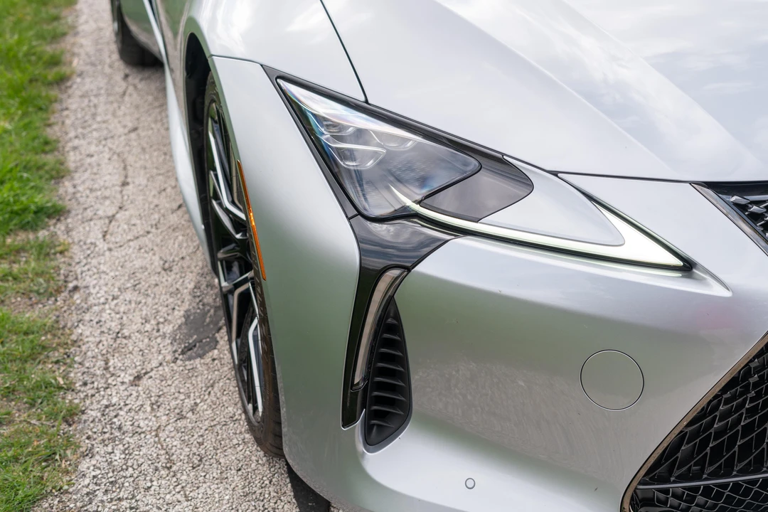 2022 Lexus LC - Image 19 of 31