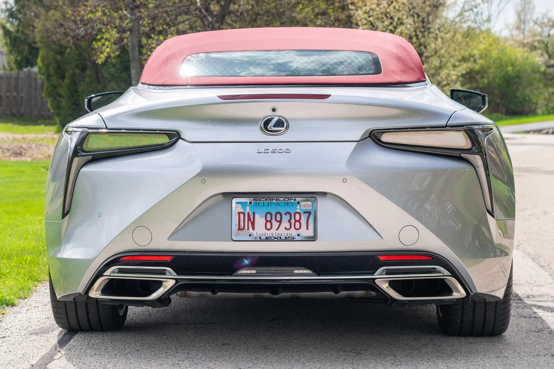 2022 Lexus LC - Image 18 of 31