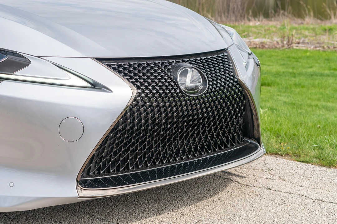 2022 Lexus LC - Image 21 of 31
