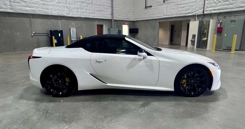 2022 Lexus LC - Image 2 of 14