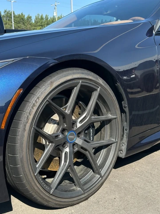 2022 Lexus LC - Image 6 of 13