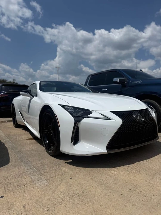 2022 Lexus LC - Image 14 of 15