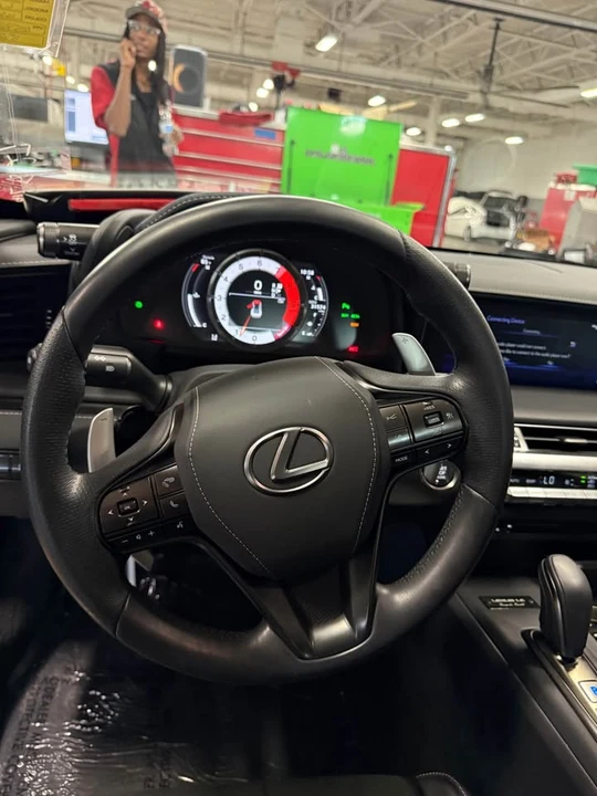 2022 Lexus LC - Image 7 of 15