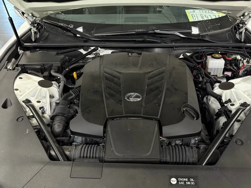 2022 Lexus LC - Image 13 of 15