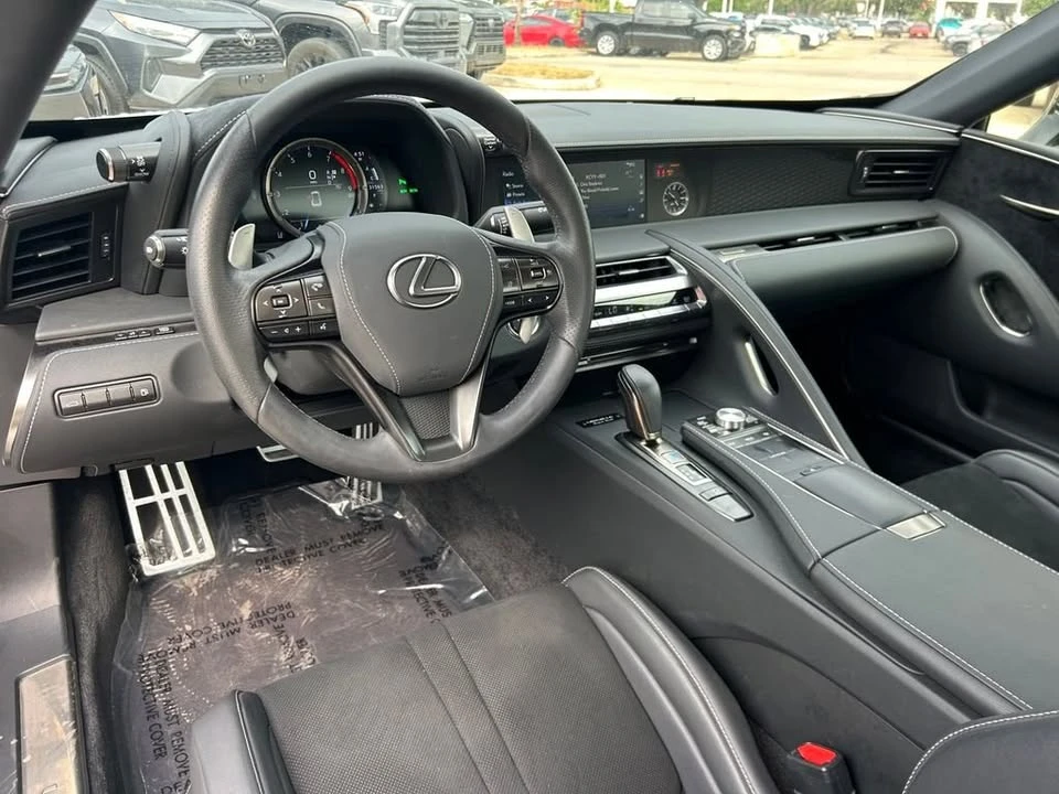 2022 Lexus LC - Image 10 of 11