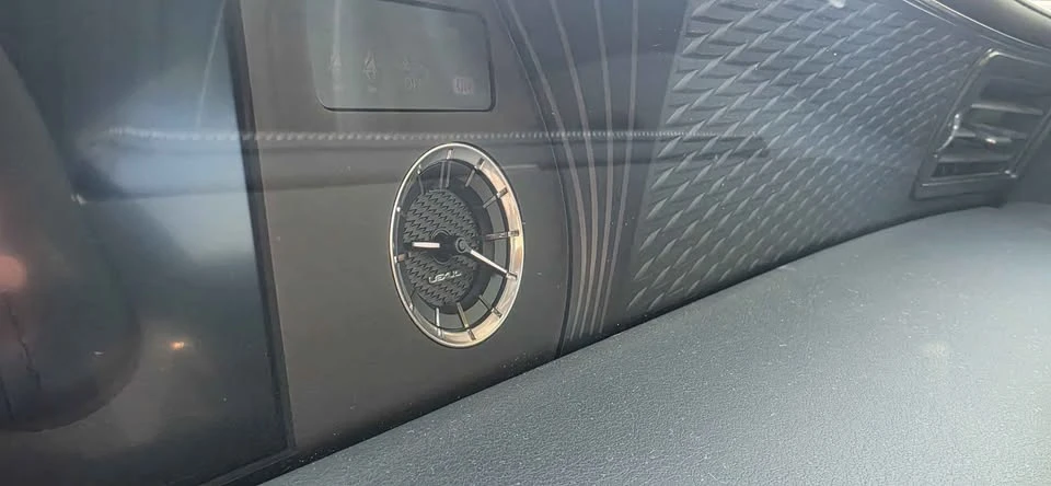 2022 Lexus LC - Image 10 of 13