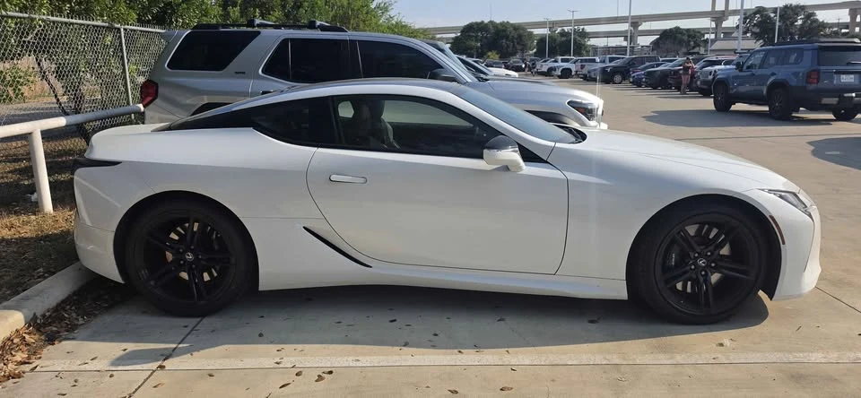 2022 Lexus LC - Image 4 of 13