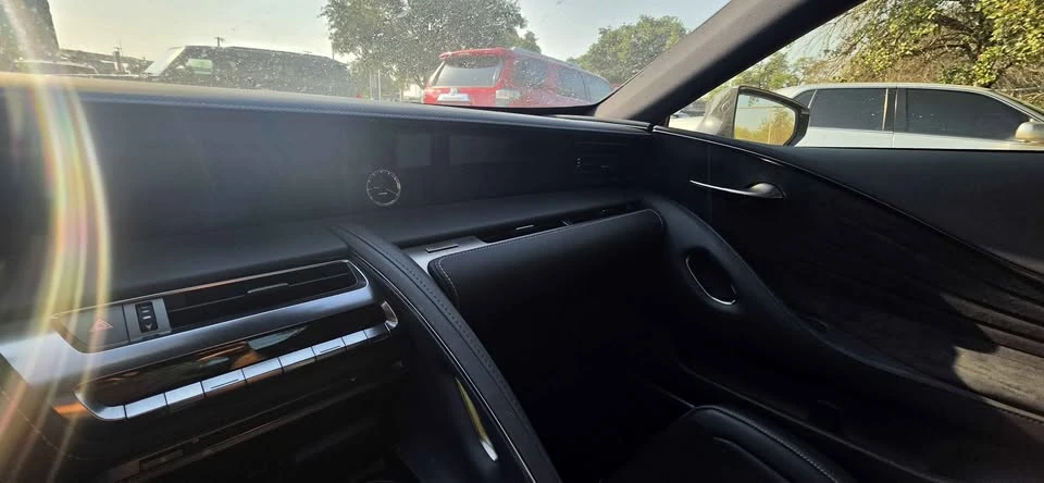 2022 Lexus LC - Image 9 of 13