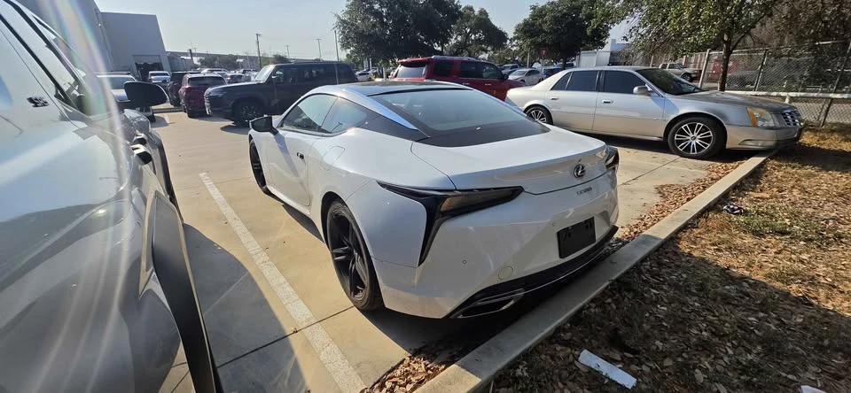 2022 Lexus LC - Image 7 of 13