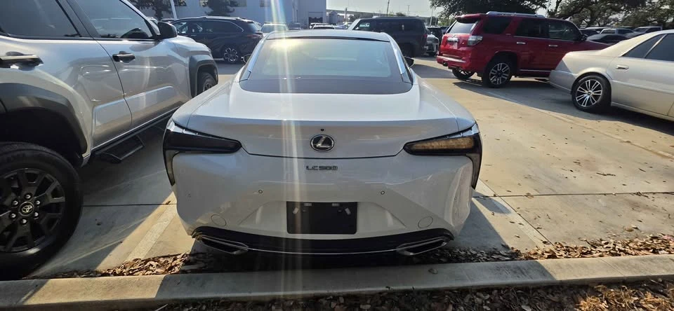 2022 Lexus LC - Image 6 of 13