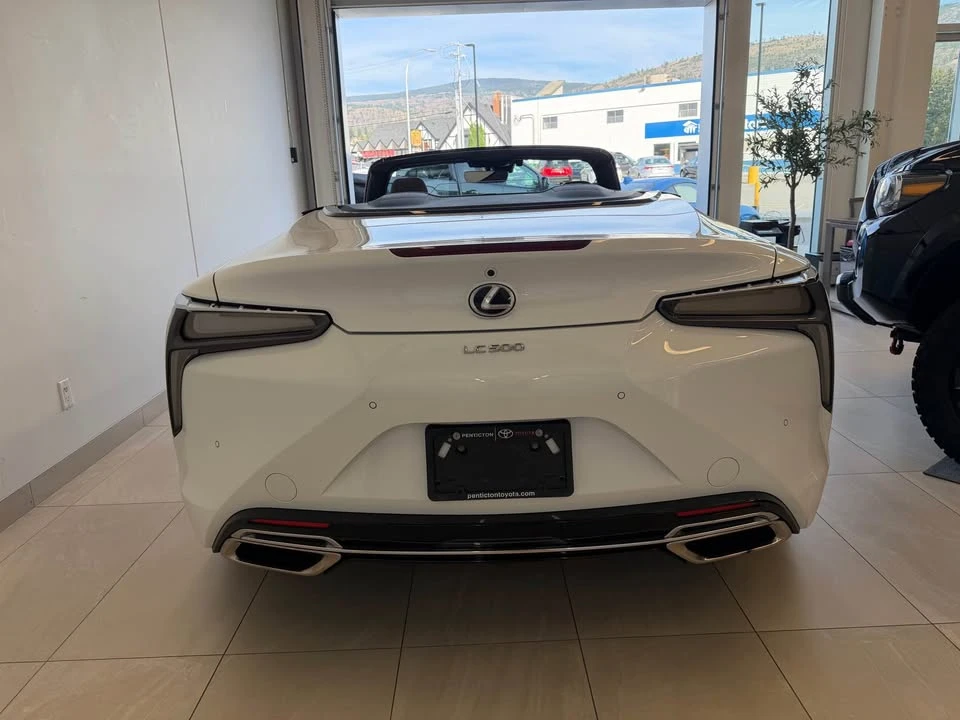 2022 Lexus LC - Image 7 of 13