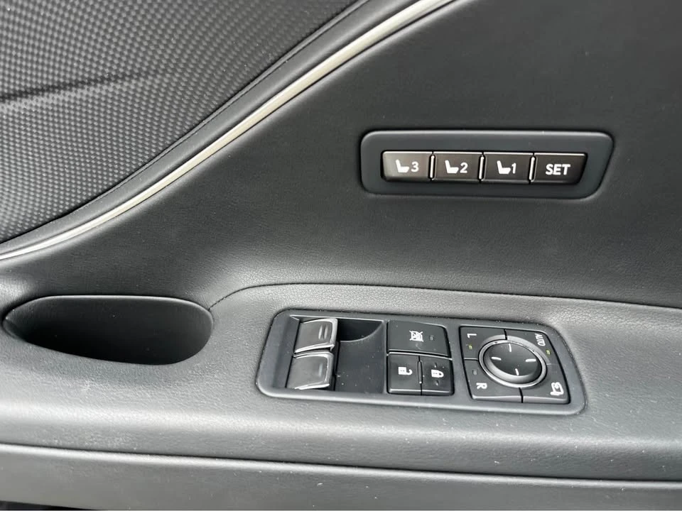 2022 Lexus LC - Image 10 of 15