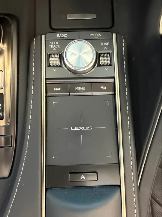 2022 Lexus LC - Image 11 of 13