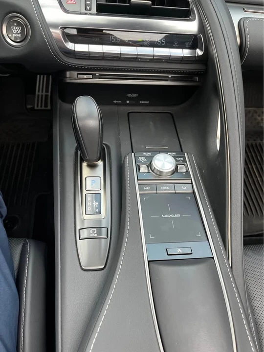 2022 Lexus LC - Image 11 of 15