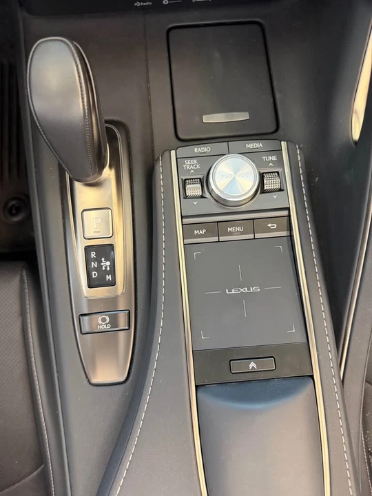 2022 Lexus LC - Image 10 of 13