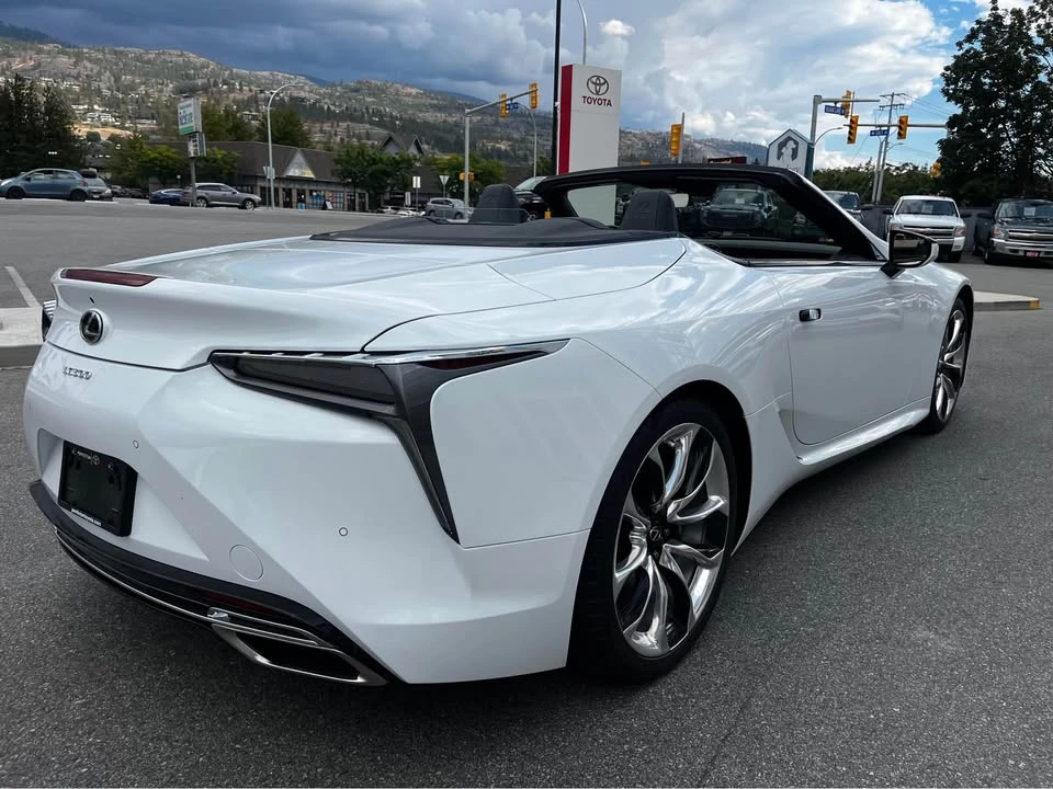 2022 Lexus LC - Image 4 of 15