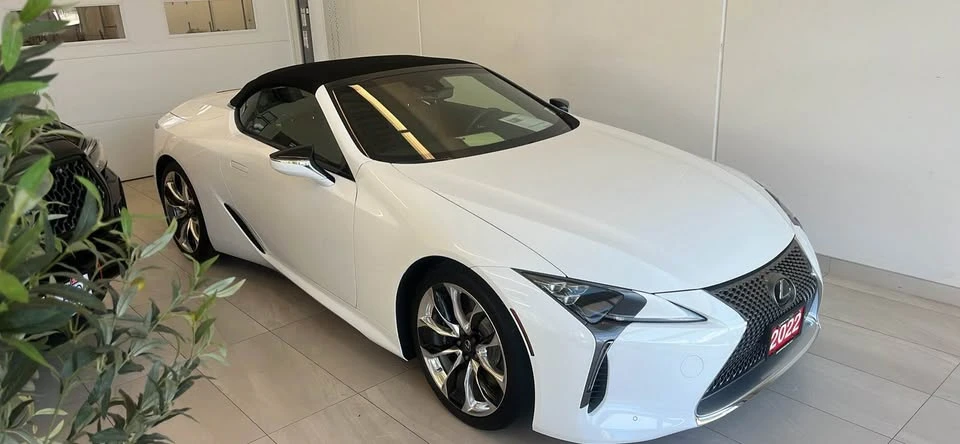 2022 Lexus LC - Image 14 of 15