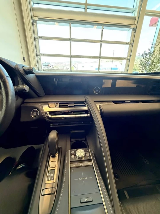 2022 Lexus LC - Image 7 of 14