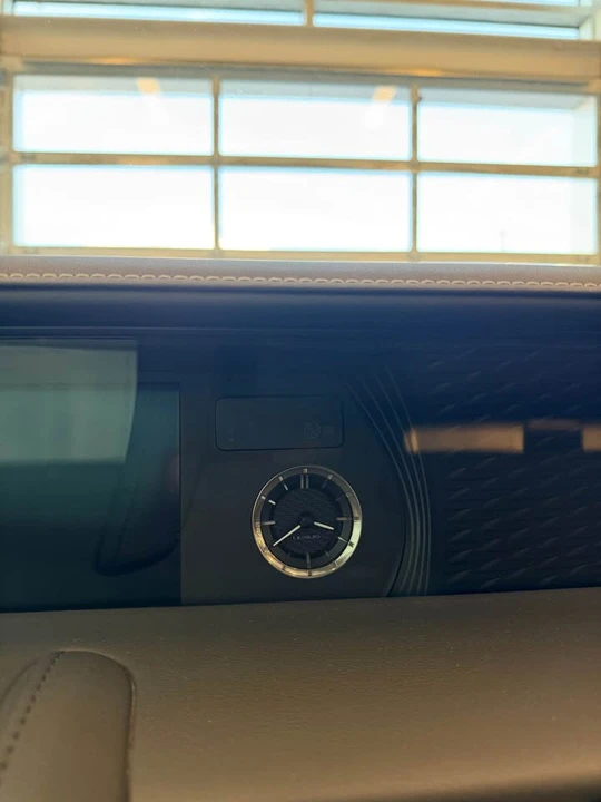 2022 Lexus LC - Image 9 of 14