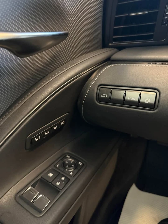2022 Lexus LC - Image 10 of 14