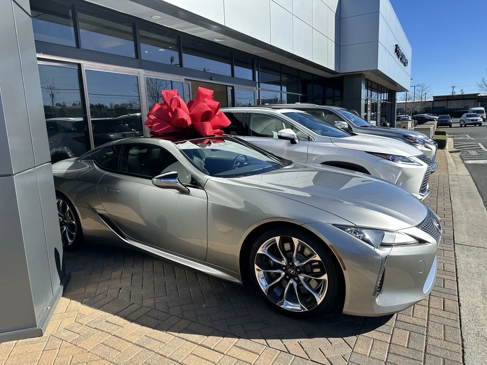 2022 Lexus LC - Image 2 of 21