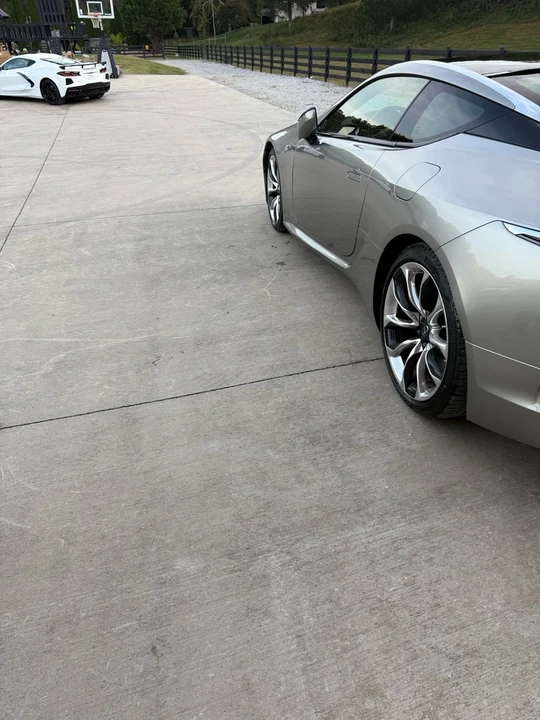 2022 Lexus LC - Image 16 of 21