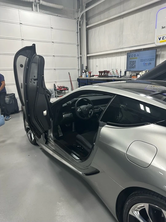 2022 Lexus LC - Image 5 of 21