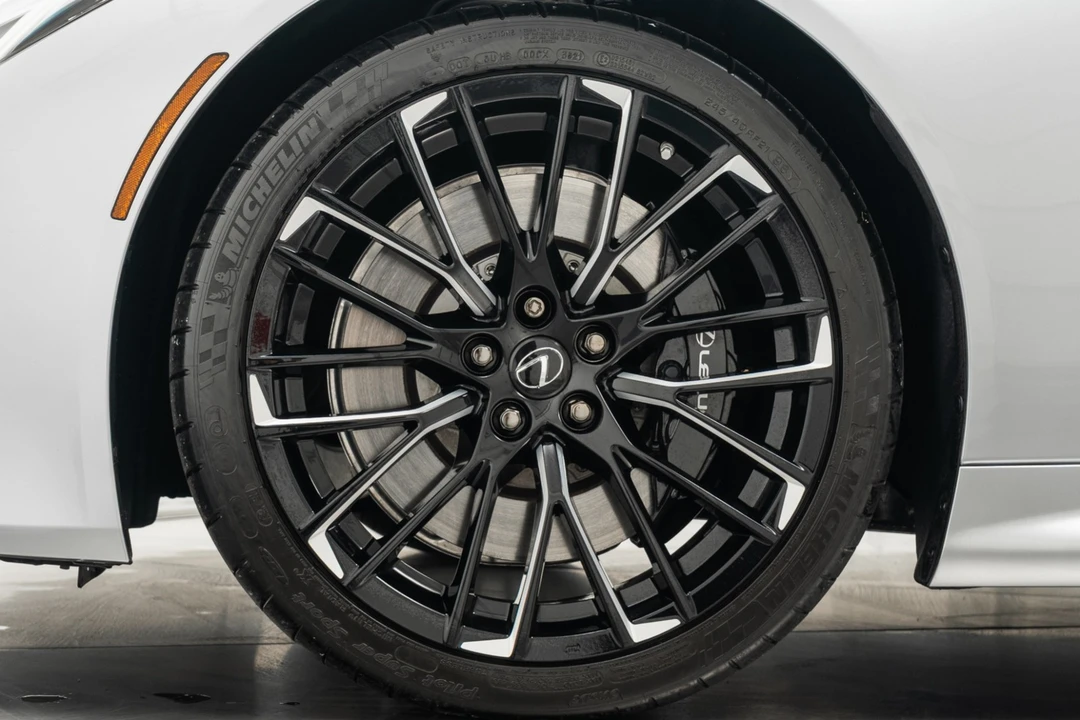2022 Lexus LC - Image 10 of 21