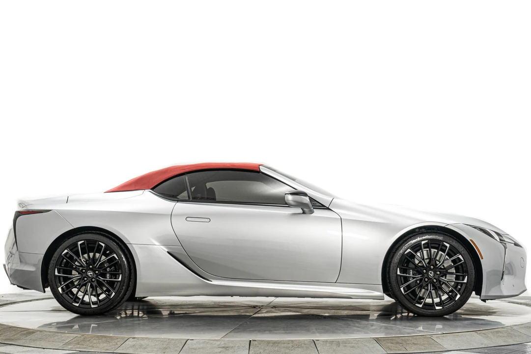 2022 Lexus LC - Image 19 of 21
