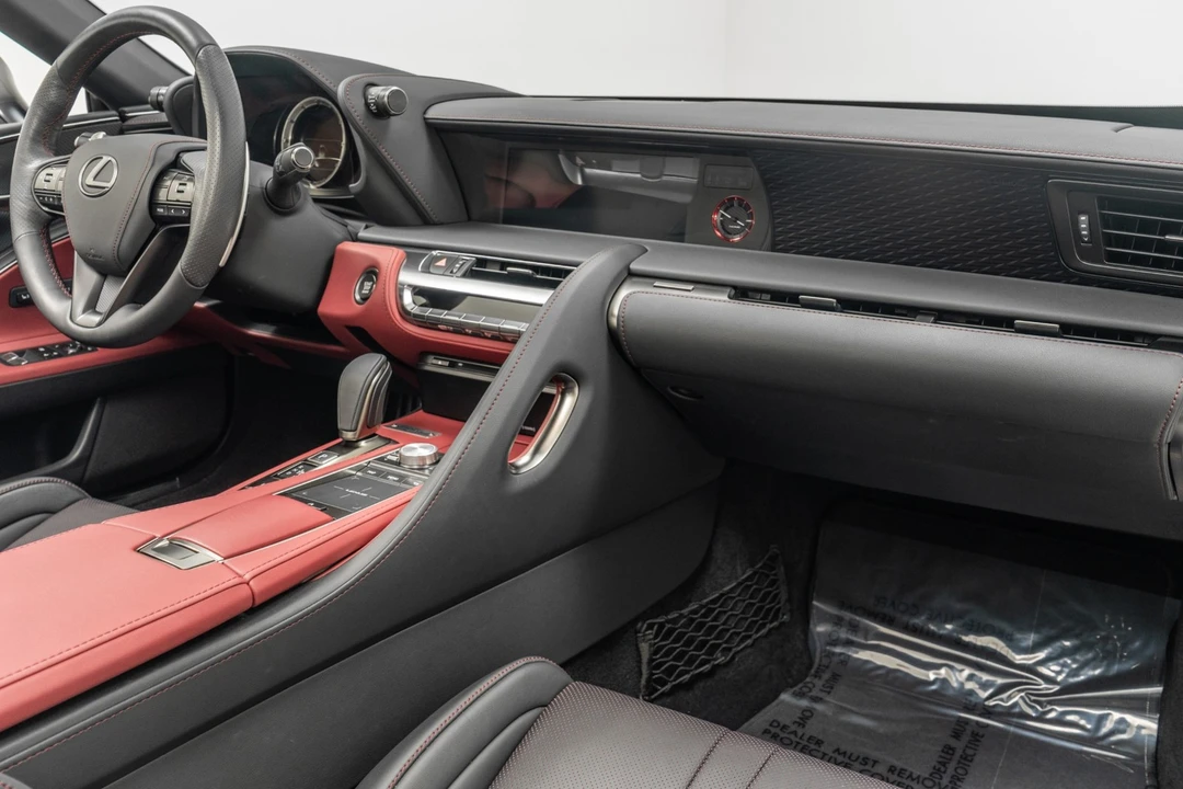2022 Lexus LC - Image 14 of 21
