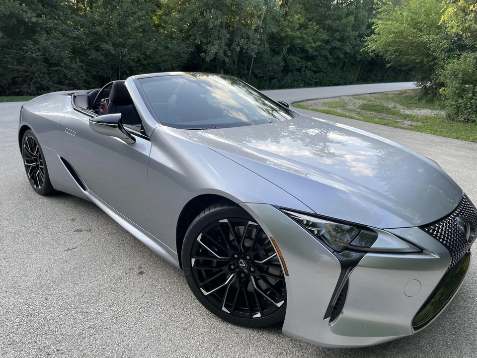 2022 Lexus LC - Image 11 of 31