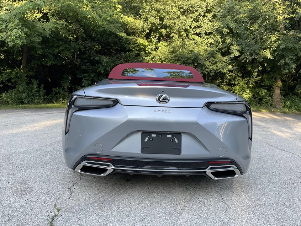 2022 Lexus LC - Image 18 of 31