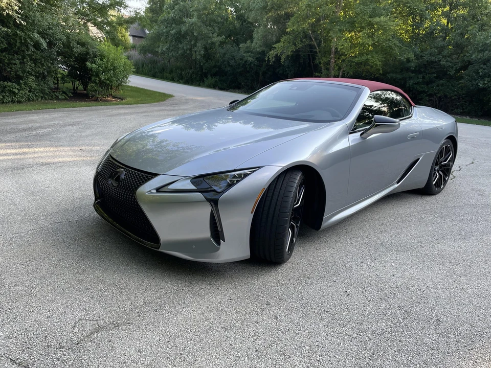 2022 Lexus LC - Image 14 of 31