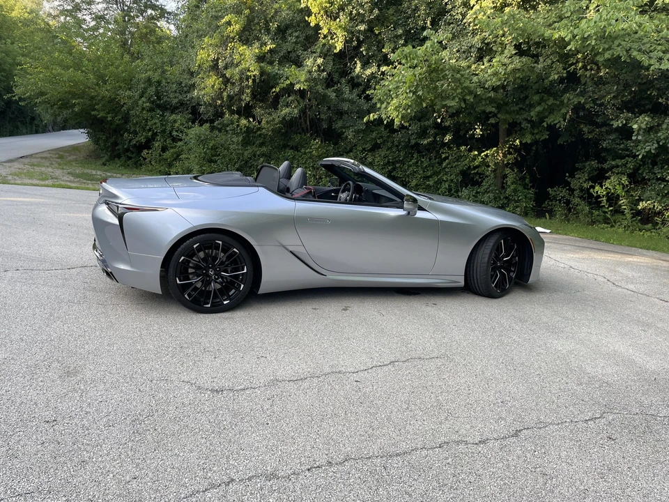 2022 Lexus LC - Image 10 of 31