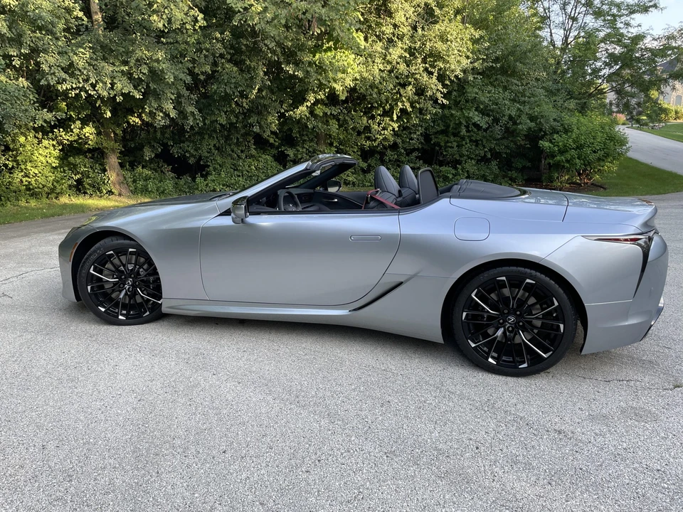 2022 Lexus LC - Image 4 of 31