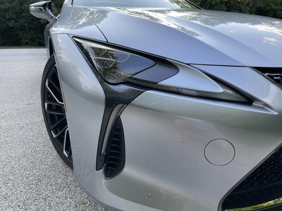 2022 Lexus LC - Image 23 of 31