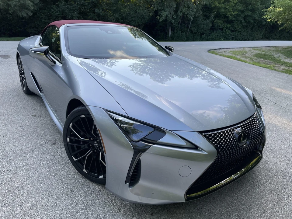 2022 Lexus LC - Image 22 of 31