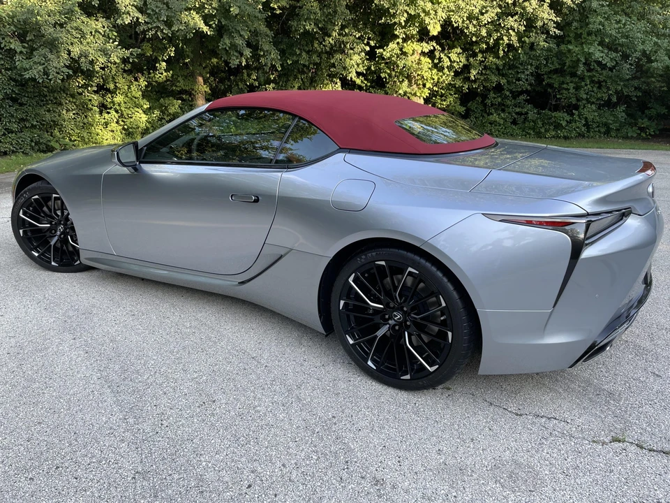 2022 Lexus LC - Image 15 of 31
