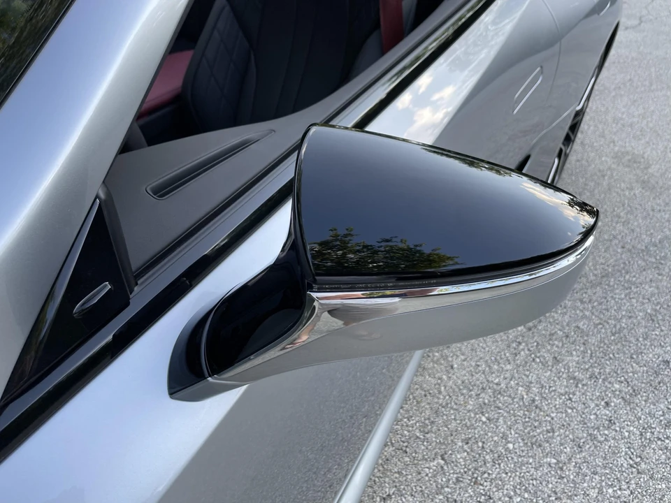 2022 Lexus LC - Image 27 of 31