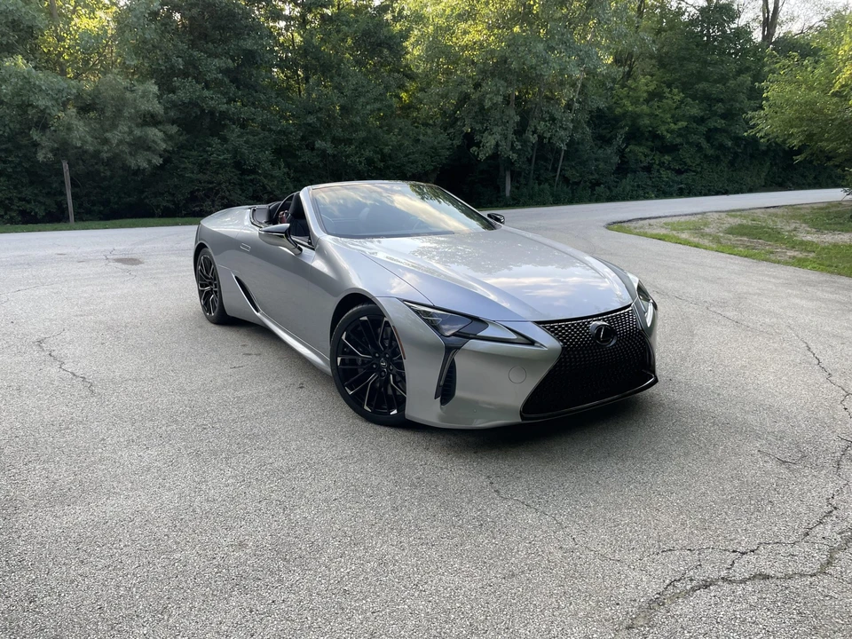 2022 Lexus LC - Image 12 of 31
