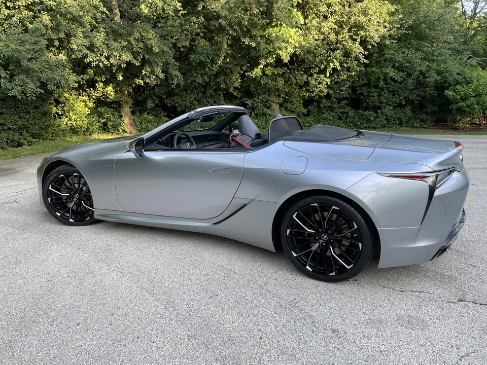 2022 Lexus LC - Image 5 of 31