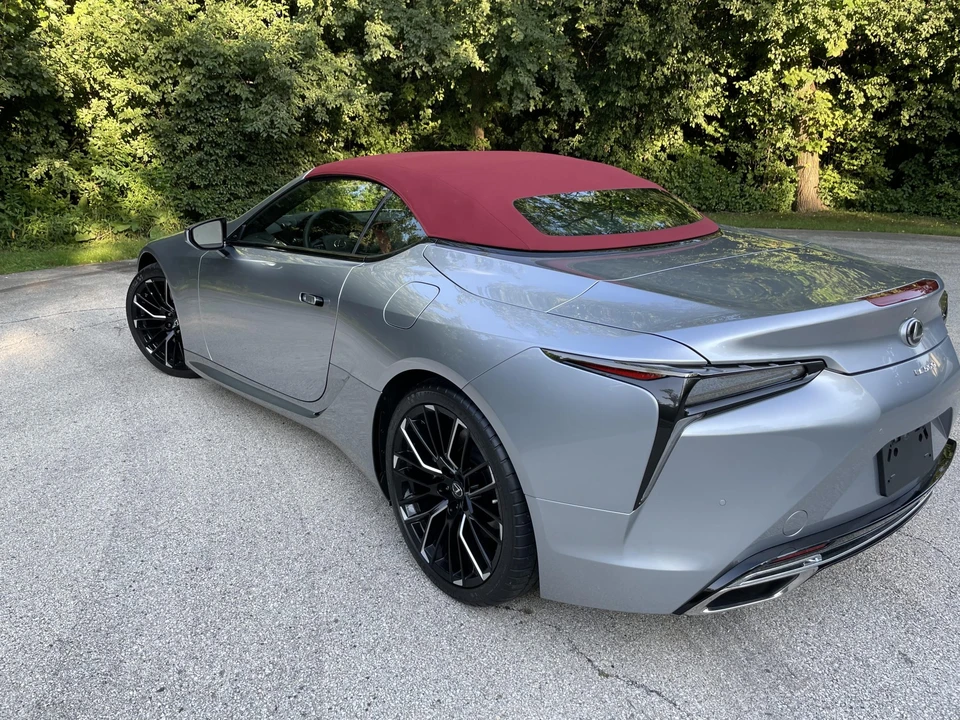 2022 Lexus LC - Image 16 of 31