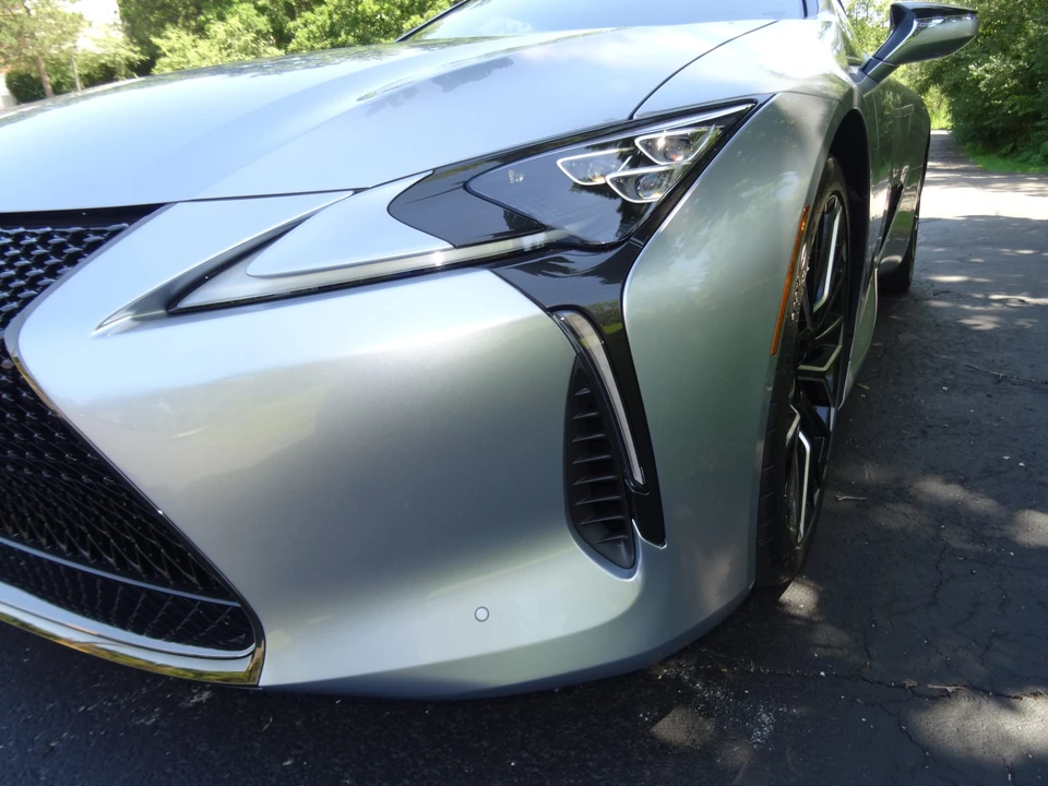 2022 Lexus LC - Image 26 of 31