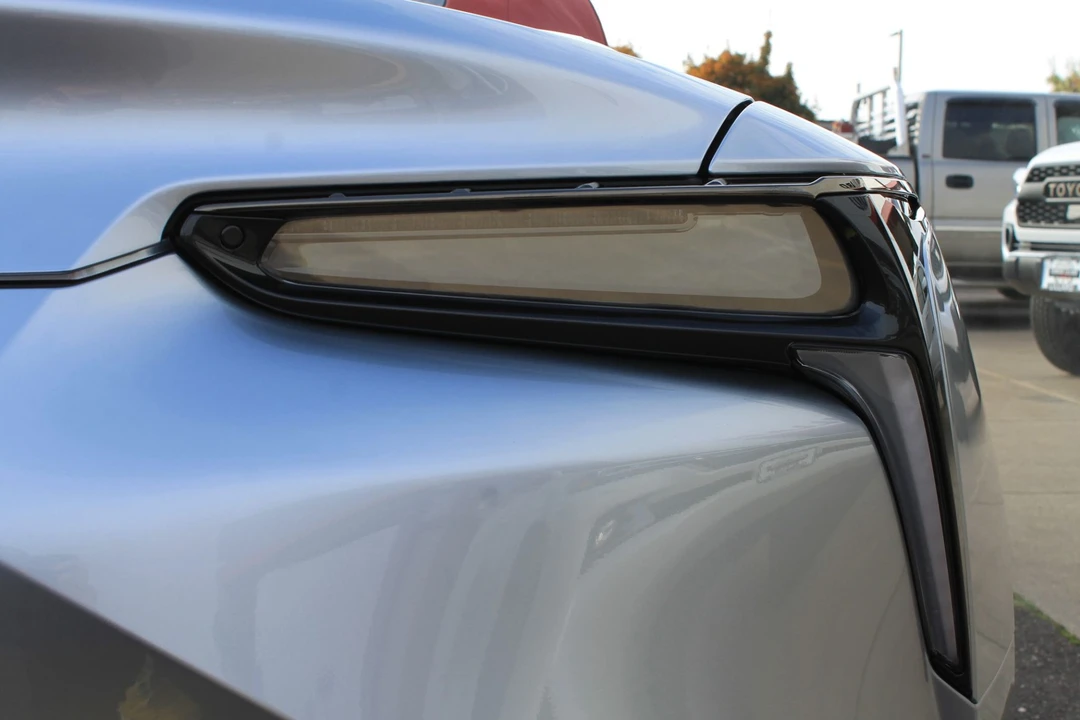 2022 Lexus LC - Image 22 of 31