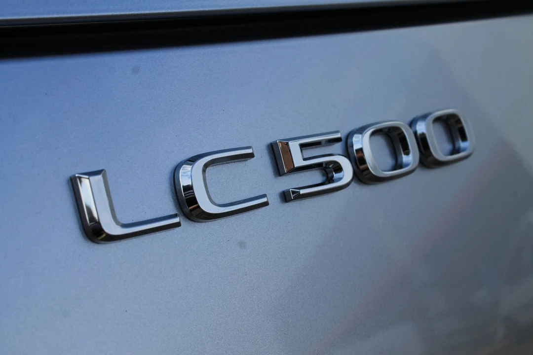 2022 Lexus LC - Image 24 of 31