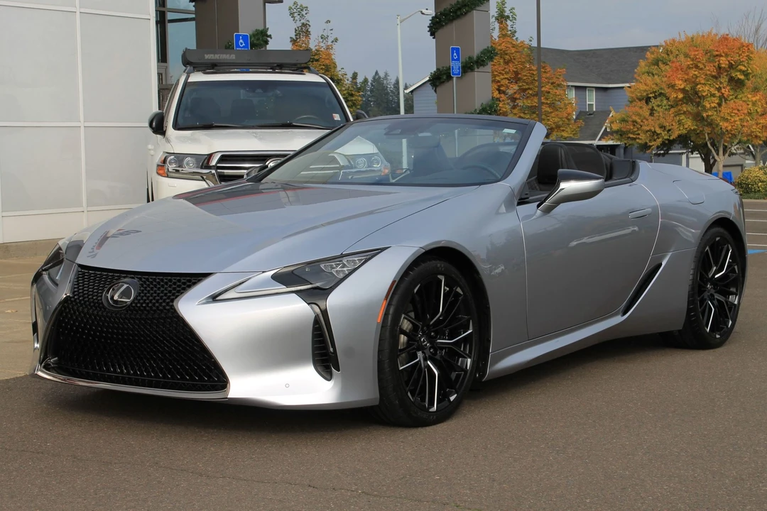 2022 Lexus LC - Image 9 of 31